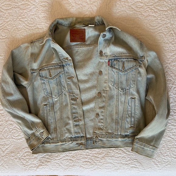 Levi Light Wash Jean Jacket - Picture 1 of 7